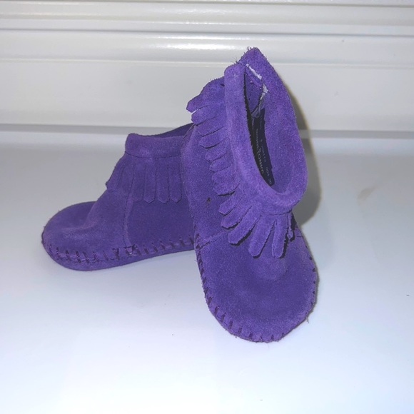 Minnetonka fringe boots - Picture 1 of 4